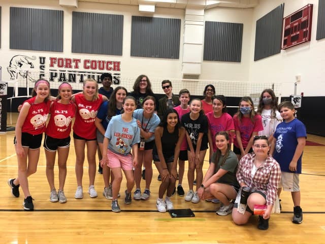 Students and volunteers at Fort Couch Middle School